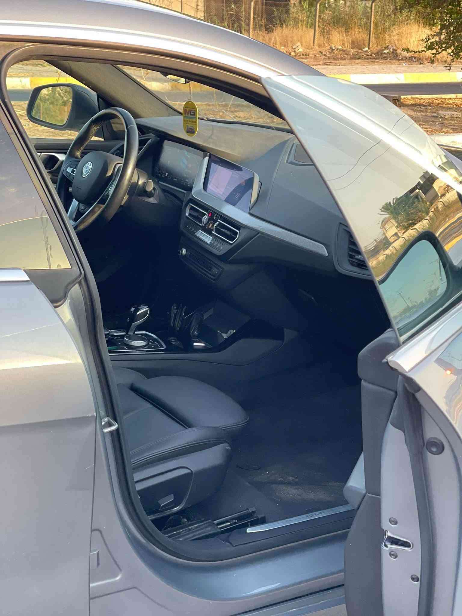 السلام عليكم ورحمة الله 
 
𝐁𝐌𝐖 228i  xDrive ❤️‍🔥 2023

رقم اربيل الجديد بأسمي شخصياً قبل اسبوعين رقمتها 

ماشية 24 𝐦𝐢 فقط

السيارة موديل 𝟐𝟎𝟐3 لونها حلو كلش وبارز 

السيارة  فول مواصفات 

اناره داخليه محيطيه متغيره الالوان

السيارة جاهزة من كل النواحي 

كير ومحرك كفالة كهربائيات كفالة 

السيارة جديدة حيل واستخدام شخصي قليل

حادث السيارة مرفوق بالصور
جامرلغ السكن وطرف الباب صبغ فقط شاصي لغد مكفول

والبنيد بي بارد 𝟐𝟎 𝐜𝐦 شي بسيط من التحميل 

بيه ايرباك وراجعه سستم 

السياره سعرها مناسب جداً  173$  

مكان السيارة كركوك 
 ***********

