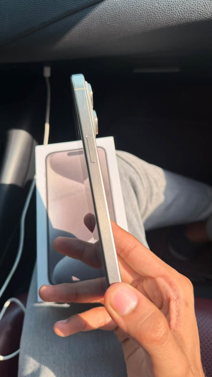ايفون 15pro max
بصره ما مفتوح ولا مصلح ذاكره ١ تيره يعني ١٠٠٠ گيگه 
امريكي السعر مليون و١٥٠ الف

***********
