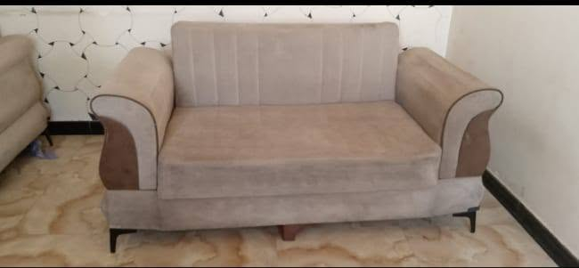 قنفات قلابي  تنفتح تصير جربايه تصير مغزن جواها 
بيه ضرر بسيط رحمه الحسين مو شراي لا يفوت يعامل سعر قفل 75 
عنوان كاظميه 
رقم ***********
