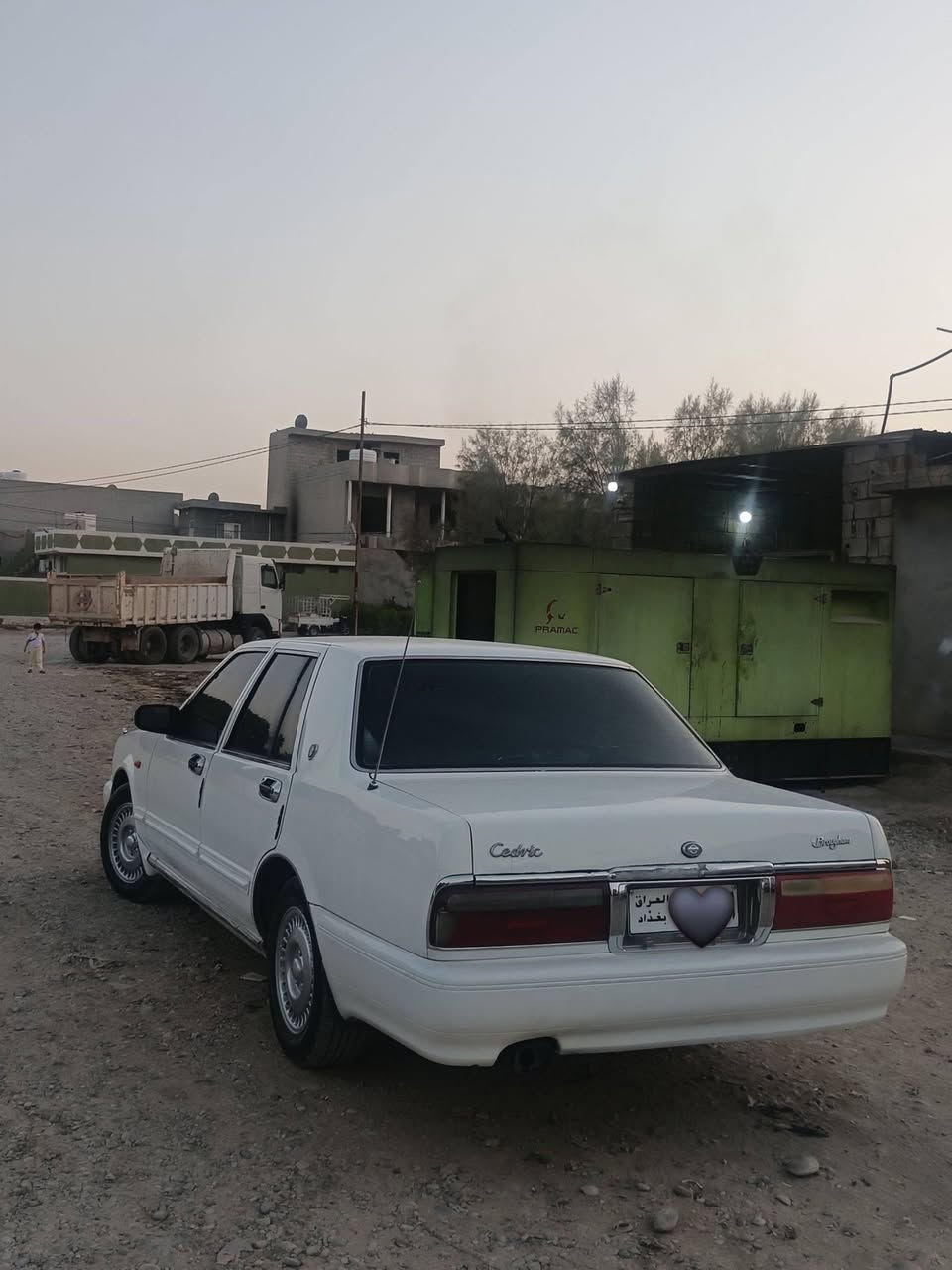نیسان سدریک مۆدیل 2001 ئاڕم پلاستیک سلێمانی بەشەرت گێڕو مەکینەو تەبریدی بەشەرت چوار تایەی لۆکی لەژێرە بێ زەڕبەو لیدراوە پەڵە پەڵە بۆیاغی هەیە بە حیزام ئەیفرۆشم لەسەر ساخی کراوە سەیارەکە نوقسانی نیە کارەبای کامل ئیش ئەکات سەیارەی ماڵە هین مەعرەز نیە  شوێن کەلار ڕزگاری 
سعری 40گڵاو تۆزێ مەجالی تیایە ***********
