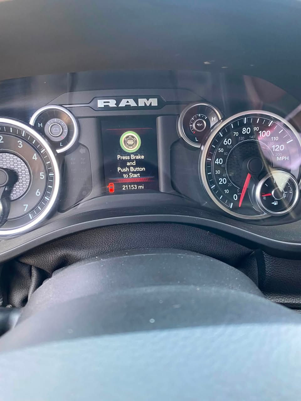 للبيع رام Ram 1500 Lone Star موديل 2022 الممشى ( 33000 ) رقم بغداد بأسمي مكان التواجد بغداد - السيدية 
حادثها ابواب 2 عكس السائق مبدلات نفس اللون وصور الحادث مرفقة مع المنشور بسعر 27500 دولار 
للاستفسار اكثر التواصل مع الارقام :-
***********
***********
