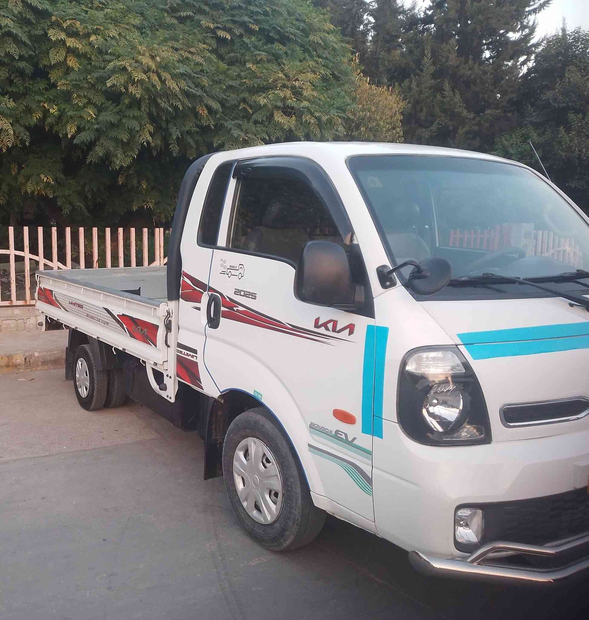 ((بسم الله الرحمن الرحيم))
بۆ فرۆشتن 
براوەی تازە داخڵی دوبەی
كیا 3000 گێر عادی مەرغوب
سۆپەر مەكینە ڕەش
مۆدیل2010 مواسەفات 2011
پێشی كراوه 2023
223 هەزار حەقیقی ڕۆیشتوە
ناوداشبڵ فۆرمیگا ڕەش
سەیارەیەكی فول مواسەفات
دانسقەو بێ ڕزیوو بێژەنگ
بەقەد سەرە نینۆكێ ژەنگی پێوەبو یەك گەڵا ببڕە
پێنج دوگمە
كارەبای كامل جاهیزە
كامل مەسرەفی كراوە
بەشەرتی گێڕ و مەكینە
تەبریتی بەستراوە
هندربرێكی بەسراوە
ئیستۆپی دواوەبەسراو
دەعامی پێشودواوەی بەستراوە
شەش تایەی لۆك
تایەی دواوەی كراوە بە 13
شەنسی لەحیم كراوەتەوە ئامادەیە بۆ بار
بەشەرتی سێتەنو نیوبۆ4 تەن
بۆدی لۆك سفر
ناوبۆدی بیلاد 
هەموو گیانی وەك دەقی شەریكە 
بێزەحمەت ئەوەی موشتەریە تەلەفون كات
جوابی كۆمێنت نادەمەوە
شوێن / سەیدسادق 
***********

***********

