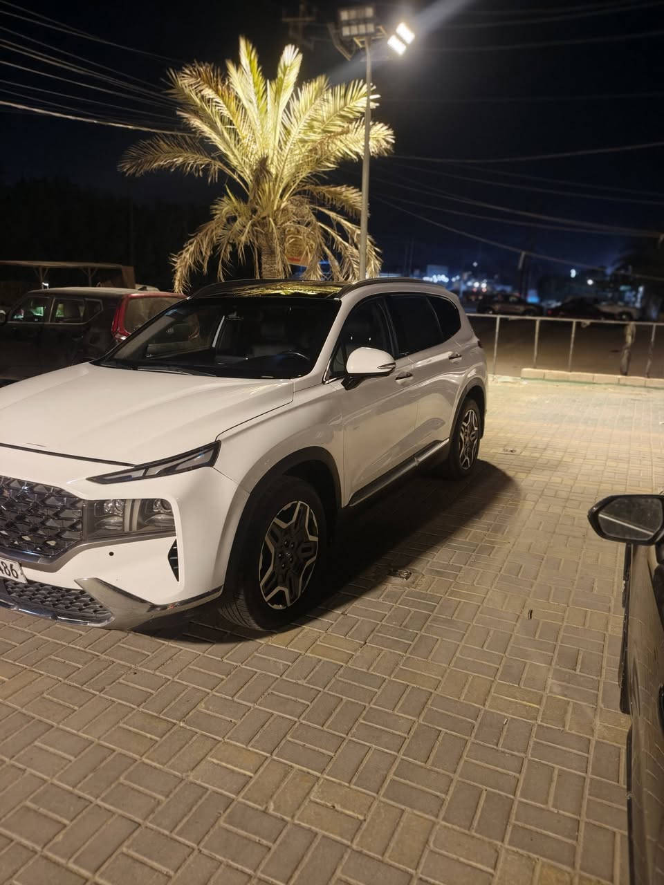 السلام عليكم هونداي سنتافيا موديل 2022 وارد أمريكي فول مواصفات بانوراما كشنات جلد تدفئة تبريد بالكشنات رادار نقطة عمياء خمس كامرات محرك 2500 تيربو أربعة سلندر حادث دعامية فقط بدون إرباك وصور الحادث بالنشور مع رقم الشاصي رقم بغداد باسمي سعرها 225 وبيها مجال مكاني بغداد الدورة
***********

نص مكتوب في الصور:
- 35 2:07 5NMS44AL8N... check.vin 1 / 11
- 35 5NMS44AL8N... check.vin 2 / 11