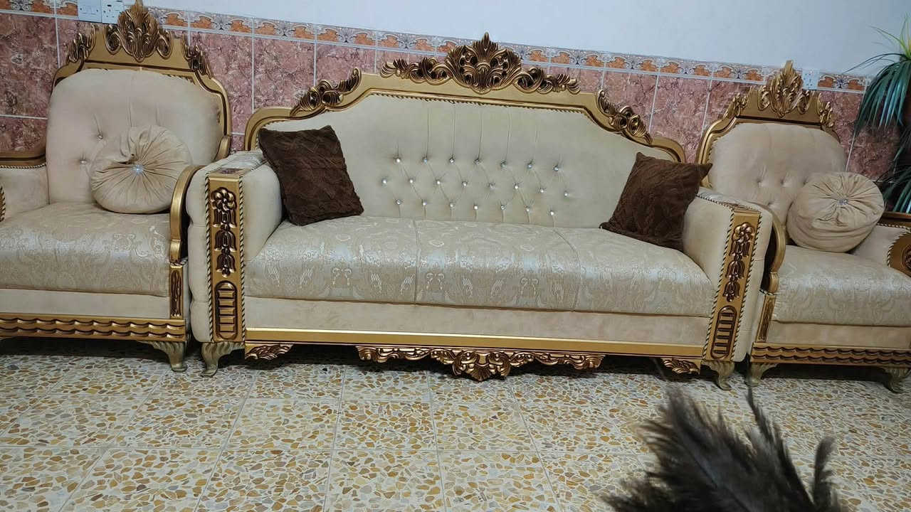 تخم ملكي عشر مقاعد ماخذته بمليون وربع ابيعه ب٨٠٠ وبي مجال
مكاني بغداد الحسينيه الراشديه قرب المستشفى التركي ***********

نص مكتوب في الصور:
- HONOR FILM 2025 HONOR FILM 12 13