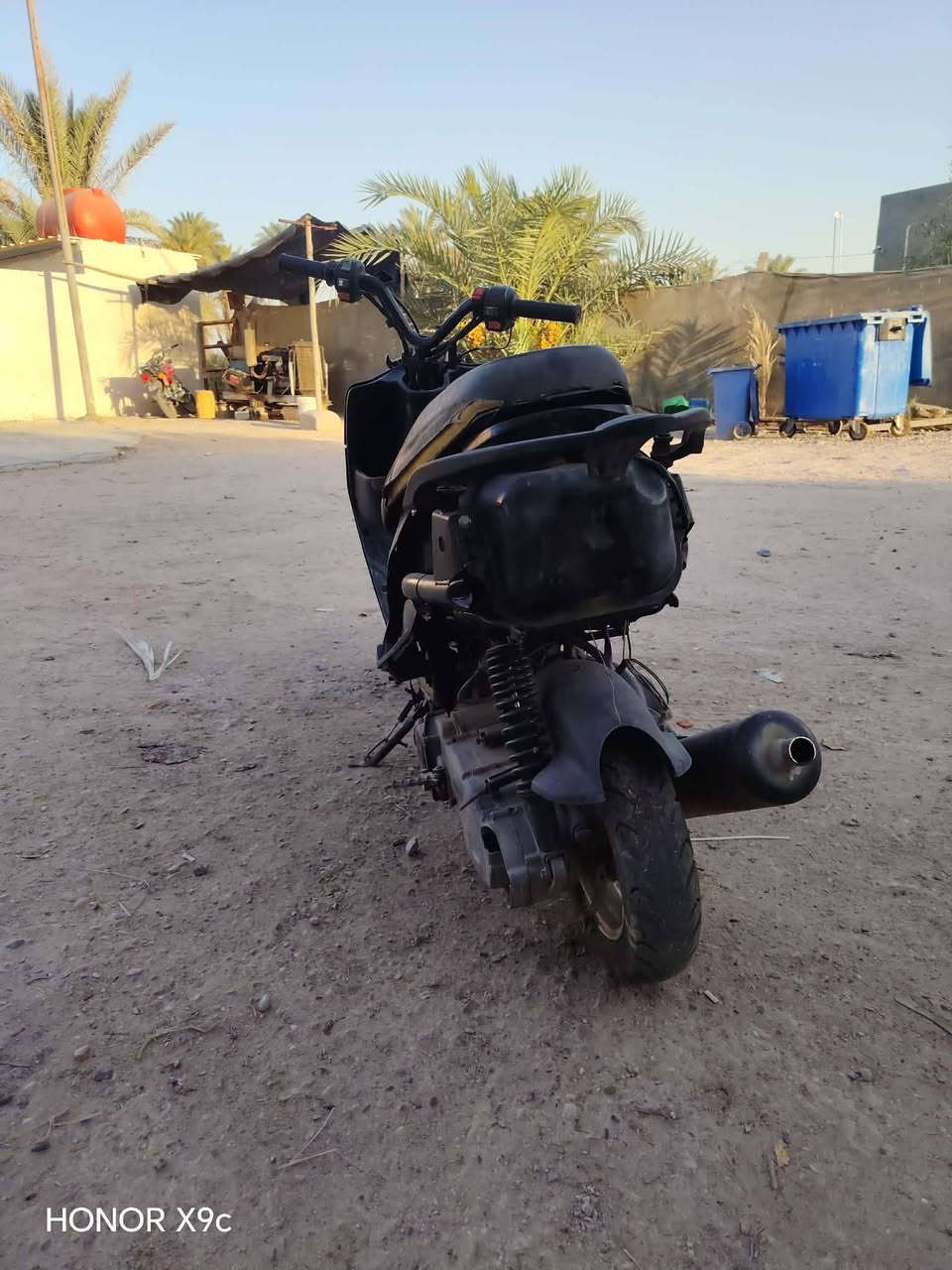 للبيع نقصه كابريتر السعر 250وبيه مجال الشراي يتصل ***********
