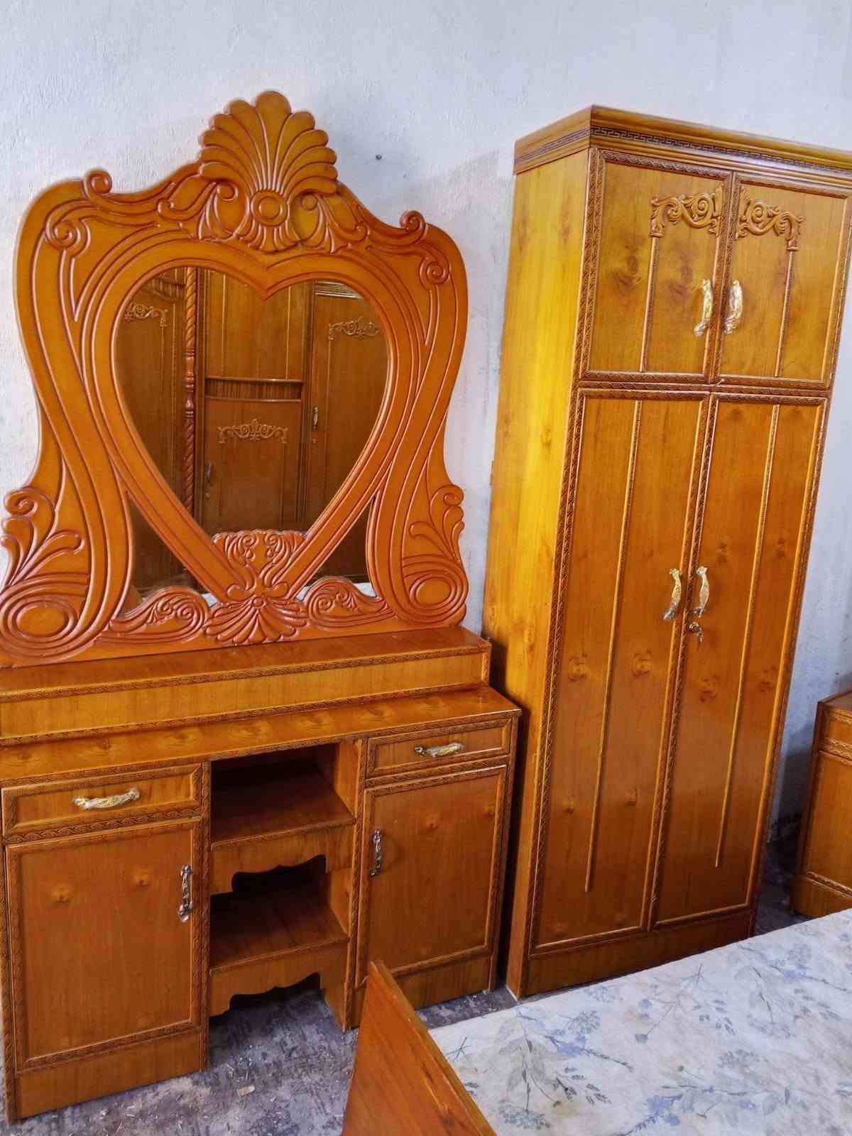 750غرفه صاكه ست ابواب ام دنك اخت الجديده مال عرسان صاج الزاويه كنتوريه بغداد الحسينيه مال الراشديه وعندي توصيل ***********
