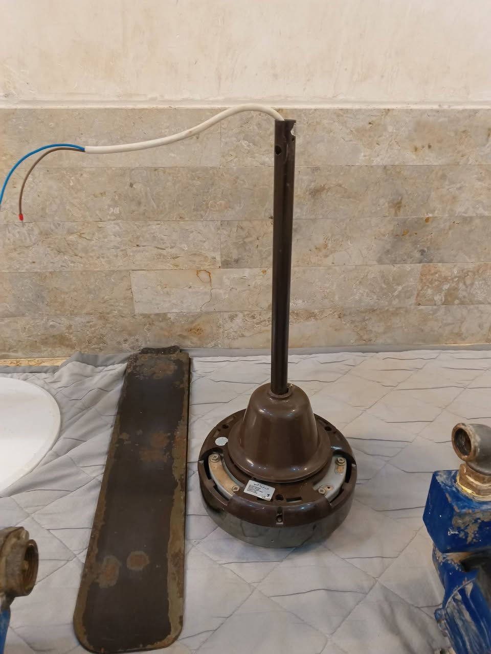 مراوح +مواطير للبيع ***********
