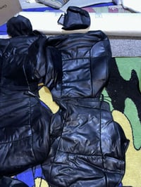 تلبيسه كشنات • جلد اسود • نضافتها ٩٠٪