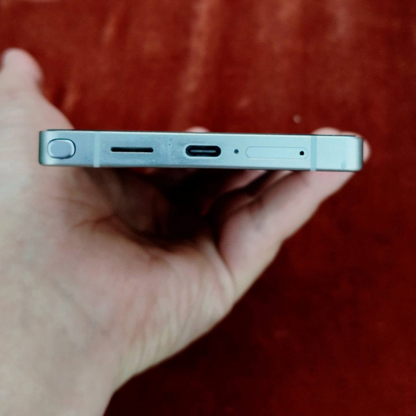 سلام عليكم سامسونج الترا s25 ذاكرة 256 GB والعشوائيه 12GB  شخط واحد مابي شركة الجبال 
بعده بالضمان صارله 6 اشهر من مستخدم و وين ما تريد تودي تفحصه ودي واذا بي شي يرجع للاستفسار تعال خاص او اتصل ع الرقم ***********
