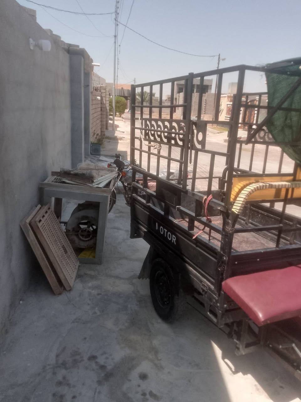 السلام عليكم  ستوته للبيع فحل  ناصي مديل عشرين  ستوته ركبه مابيهه شي محرك كايك دشالي  مكانهه تكريت  الرقم وتساب  ***********السعر 850وبيهه مجال
