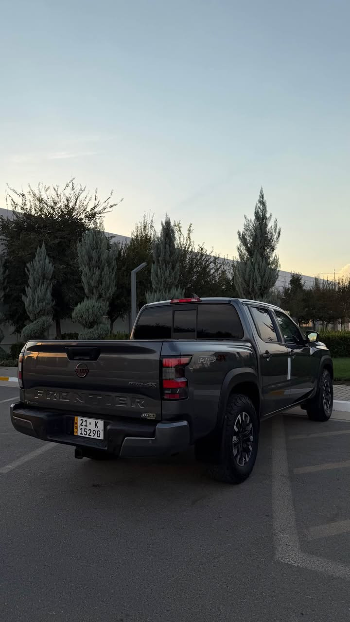 سڵاوتان لێبێت nissan fronter pro 4x مۆدێل٢٠٢٢ سەیارەکە 77,000مایڵ ڕۆشتووە تەنها بستێک لە بۆنیتەکەی پ.د،ڕ هەیە بۆیاخی نییە سەیارەکە گێڕو مەکینەی نەکراوەتەوە و بەشەرت مەکینە ٣.٨ لتری ٦ بستۆنە 
مواصەفات:
بەسمە 
کامێرا ٣٦٠ 
حاسە
رادار
قفڵ ئەکسل
لایت لید+زینۆن
شاشە
کوشن چەرم +کارەبایی
ڕاداری ناوچەی کوێر
زۆر مواسەفاتی دیکە
نرخی 247 وەرەقەو مەجال
ژمارەی مۆبایل:***********
WhatsApp&Viber✅ السليمانية, العراق
