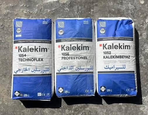 مادة لاصقه كلكيم
مستعدون لتجهيز كافةًالمجمعات السكنيه
وبأسعار مناسبه 
للستفسار الاتصال 

‪***********‬

نص مكتوب في الصور:
- Kalekim 1056 Profesyonel Yüksek performanslı, çimento esaslı yapıştırma harcı. mepas
- غير قابل للانزلاق. يستخدم في لصق السيراميك والفسيفساء والطابوق الزخرفي والحجر الطبيعي. مناسب للمناطق الرطبة مثل الحمامات والمطابخ. 1052 KALEKIMBEYAZ غراء اسمنتي ابيض @asaada58