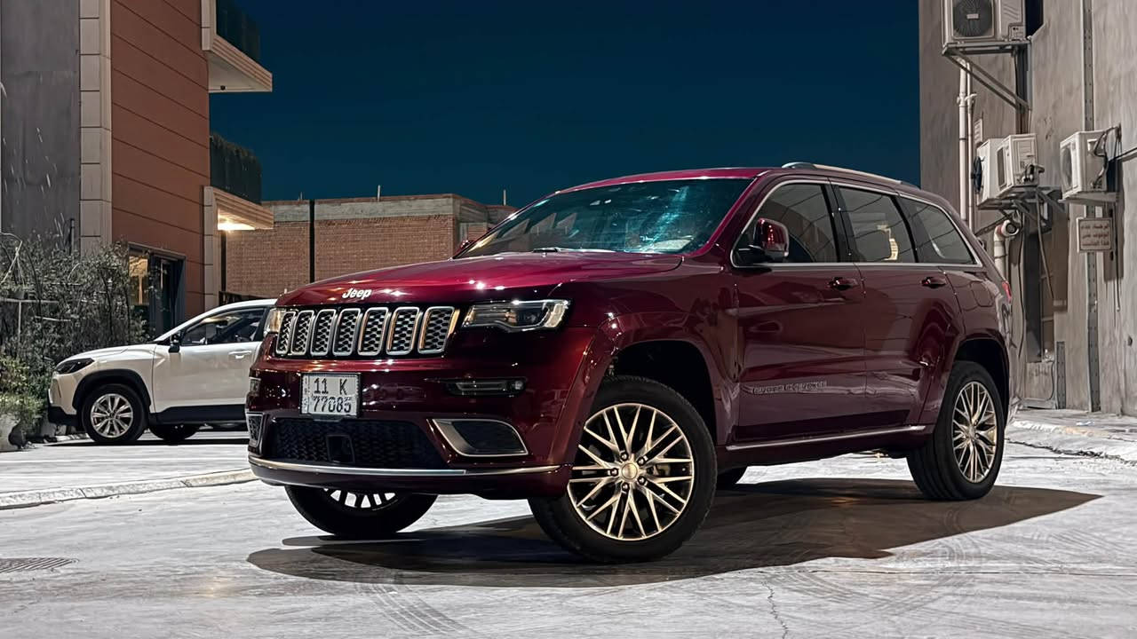 السلام عليكم جيب فول مواصفات 1/1 سوميت
🚨 للبيع Jeep Grand Cherokee Summit 2017 خليجي – وكالة 🚨

🔹 الفئة: Grand Cherokee Summit
🔹 الموديل: 2017
🔹 الوارد: خليجي – وكالة
🔹 المحرك: 3.6 لتر V6 بنزين
🔹 القوة: حوالي 295 حصان
🔹 ناقل الحركة: أوتوماتيك 8 سرعات
🔹 الدفع: رباعي 4×4
🔹 الممشى: 62,000 كم فقط
🔹 اللون الخارجي: أحمر ماروني ❤️
🔹 الداخلية: جملي قرميدي – جلد فاخر 🤎
🔹 عدد المقاعد: 5 ركاب
🔹 نوع الهيكل: SUV عائلية رياضية

✨ المواصفات والتجهيزات:

• فتحة سقف بانوراما مزدوجة
• مقاعد جلد فاخر
• مقاعد أمامية كهربائية
• ذاكرة لمقعد السائق
• تدفئة وتبريد للمقاعد الأمامية
• تدفئة للمقاعد الخلفية
• مقود جلد فاخر مع تحكم كهربائي
• مقود متعدد الوظائف
• شاشة لمس كبيرة لنظام الترفيه والملاحة
• نظام ملاحة GPS
• ربط Apple CarPlay وAndroid Auto
• بلوتوث ومداخل USB وAUX
• نظام صوتي فاخر من Harman Kardon
• شاشات ومعلومات متعددة للسائق
• تشغيل بصمة أو تشغيل ذكي حسب التجهيز
• دخول ذكي بدون مفتاح
• تشغيل عن بُعد
• تكييف أوتوماتيك ثنائي أو ثلاثي المناطق
• فتحات تكييف للمقاعد الخلفية
• كاميرا خلفية
• حساسات أمامية وخلفية
• رادار أمامي
• رادارات جانبية وخلفية
• نظام مراقبة النقطة العمياء
• نظام تحذير مغادرة المسار
• نظام تحذير من الاصطدام الأمامي
• نظام فرملة طوارئ أوتوماتيكية
• مثبت سرعة متكيف
• نظام مراقبة حركة المرور الخلفية
• حساسات مطر وإضاءة
• مرايا جانبية كهربائية وقابلة للطي
• مرايا جانبية مع تسخين
• إضاءة LED أو زينون حسب التجهيز
• إضاءة نهارية LED
• مصابيح ضباب
• جنوط ألمنيوم أصلية
• جكات كهربائية للباب الخلفي
• باب خلفي كهربائي
• نظام دفع رباعي 4×4
• أنظمة قيادة متعددة حسب نوع الطريق
• نظام التحكم بالنزول من المنحدرات
• نظام التحكم بالثبات الإلكتروني
• نظام مانع انزلاق
• نظام مراقبة ضغط الإطارات
• فرامل مانعة للانغلاق ABS
• توزيع إلكتروني لقوة الفرامل
• وسائد هوائية أمامية وجانبية وستائرية
• مثبت سرعة
• قفل مركزي
• نوافذ كهربائية
• نظام إنذار ضد السرقة
• حساسات ركن أمامية وخلفية
• مساحة داخلية واسعة ومريحة
• صندوق خلفي واسع
• إطارات بحالة جيدة انتاج نهايه 2025
• صيانة دورية حسب الاستخدام
٠ جكات نزول وصعود السيارة 

📌 السيارة خليجي وكالة، فئة Summit الأعلى تجهيزاً، ممشى قليل جداً، ونظيفة وجاهزة للاستخدام.

💰 السعر: يحدد عند التواصل
📍 المكان: بغداد

للمهتمين والجادين، التواصل على الخاص
***********
***********

