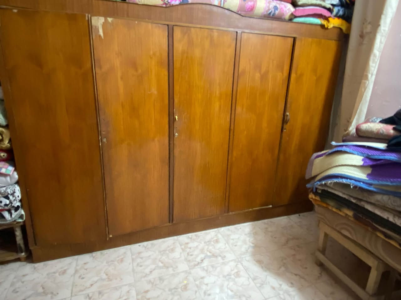 سلام عليكم اغراض   للبيع اغراض كنتور خمس بوب قياس 3امتار 

بوفيه طول 3امتارر هيه وصينيهه  وغراضهه للبيع 

كاونتر تسكام مستعمل قليل رقم التلوفن بس وتساب 
***********‬   

وسعر خاص مناسب السعر ومستعجل
