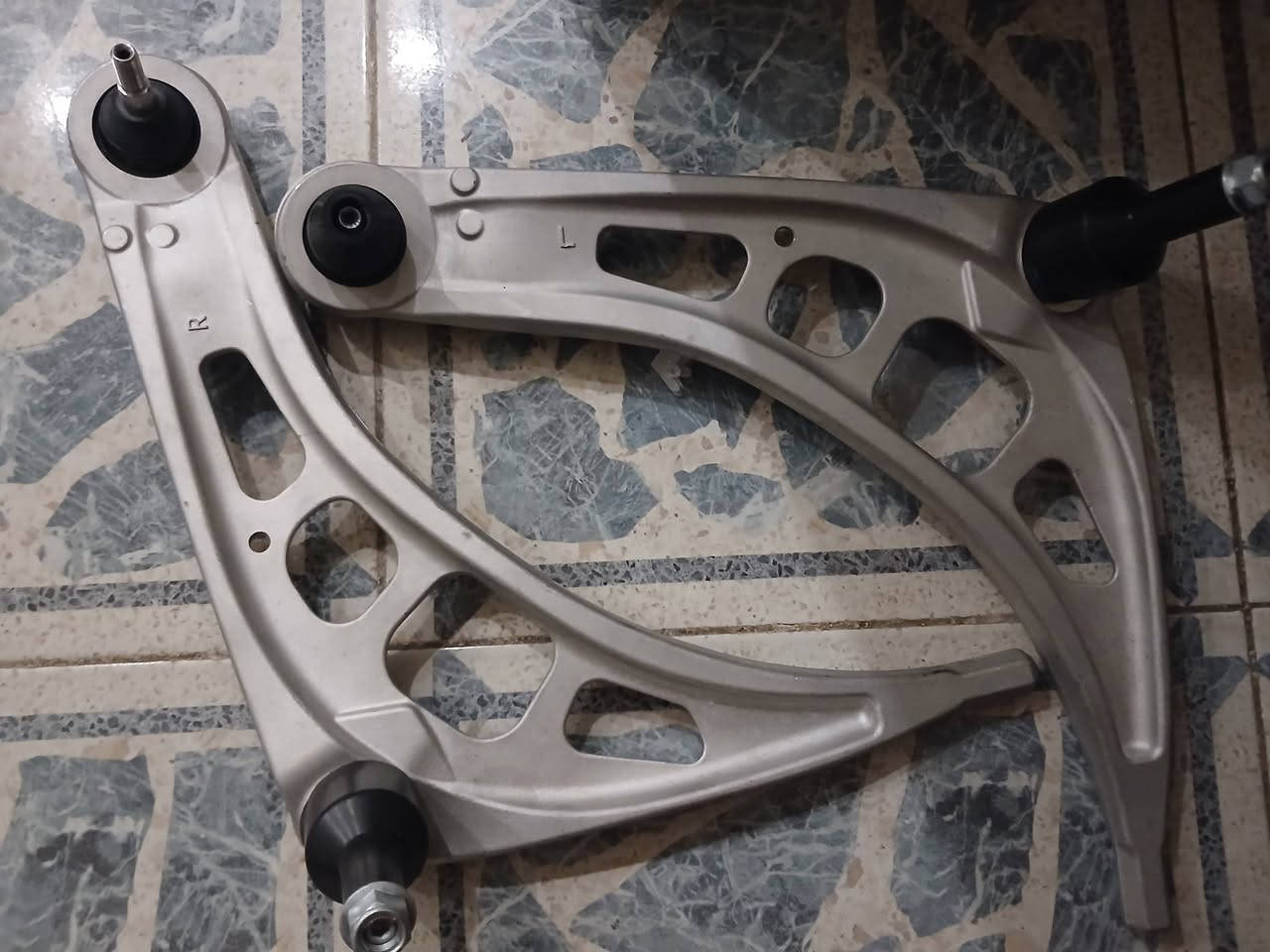 قطع غيار E46 • راديتر • طبلات