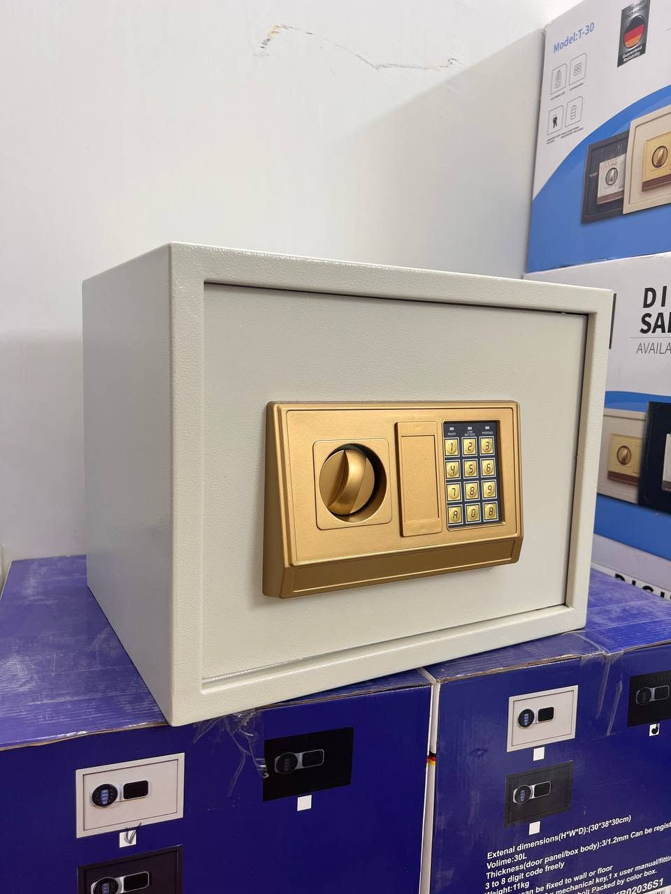883297حجم عملاق 
عرض 38 ارتفاع 30 عمق 30 وزن 11 كيلو 
سعرة 60 سعر تنافسي والتوصيل مجاني جميع محافظات العراق سارعوا بلحجز قبل نفاذ الكمية للحجز والاستفسار مراسلة وأنساب*********** 📞 بغداد, العراق

