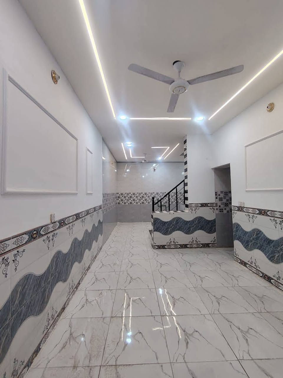 بيت للبيع مساحته 100مقابل ملحق قريه الغدير للاستفسار
الاتصال على الرقم التالي أو مراسله واتساب ***********
