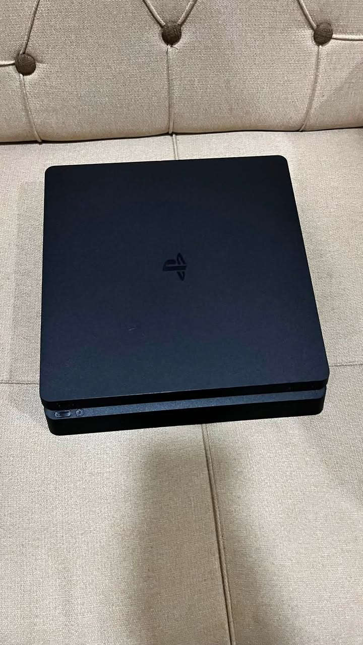 السلام عليكم من رخصة الادمن
جهاز ps4 سلم نظافة 100% لوك ستيكر مامفتوح ولا مصلح 
يجي وياه ملحقاتة 
كيبلاتة + دبل جويستك
+حساب عربي اماراتي يحتوي تقريباً 80 لعبة
 (حساب شخصي العاب ثابتة ) مو اشتراك ولا حساب مشترك ضمان الحساب مدى الحياة العابة قوية مثل ما موضح بالفيديو بيس 26 وفيفا 26 وغيرها تستلم كامل معلومات الحساب 

سعر الجهاز 240 مجالة بسيط 

مكاني بغداد _ حي الاعلام 
توصيل ماعندي تتفضل يمي للبيت تفحص الجهاز وتقتنع بي وتاخذة 

متوفر واتساب واتصال
***********
