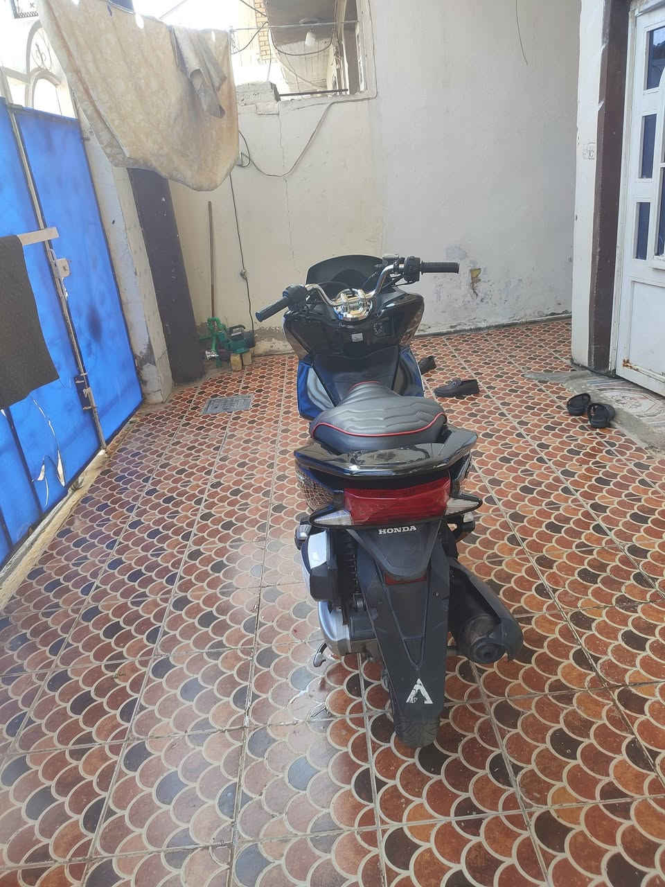 سلام عليكم شباب عدي دراجه بي سي اكس جيل 2 دراجه مفتوحه السعر مليون وبيهة مجال الاستفسار عل رقم ***********
