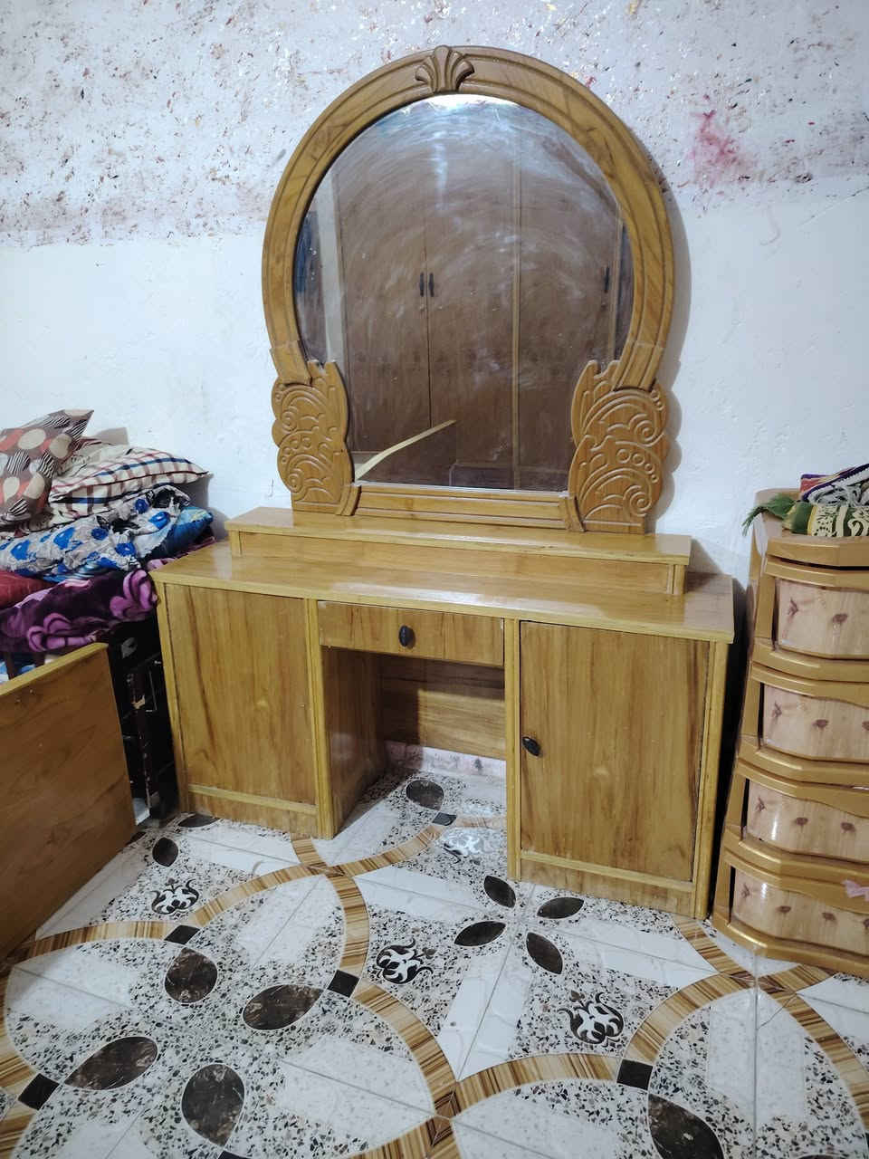 بسم الله الرحمن الرحيم السلام عليكم للبيع غرفه نوم صاج داخل خارج / الغرفه 5 ملم الخشب النضافه واضحة بالصور والفيديو تفصال مو سوكي مابيهه ايي ضرر  مكاني كربلاء البوبيات شارع الودي عامود 31 الاستفسار الاتصال بالرقم *********** بي واتساب
