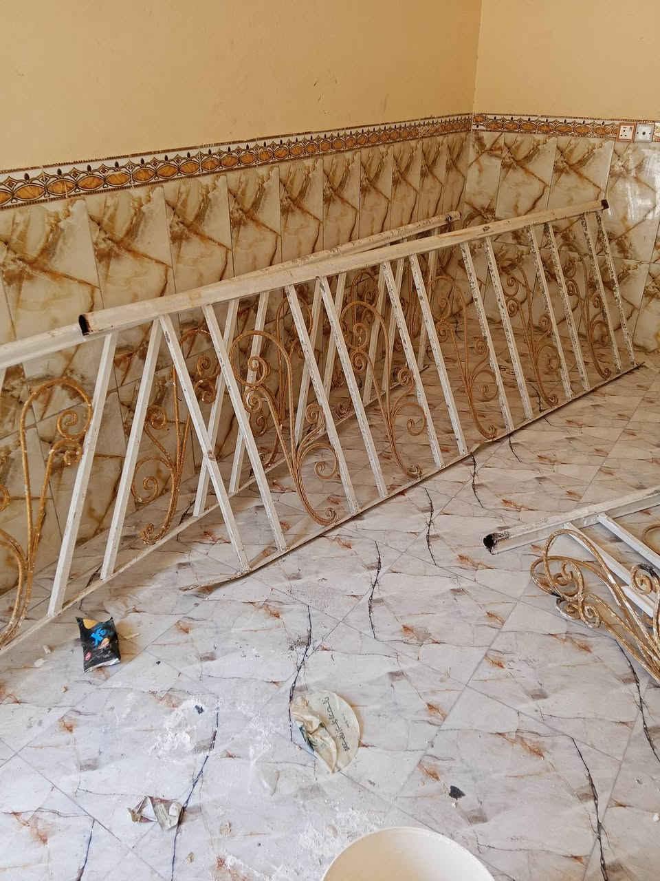 محجر 7 متر،السعر100العنوان بوب الشام***********
