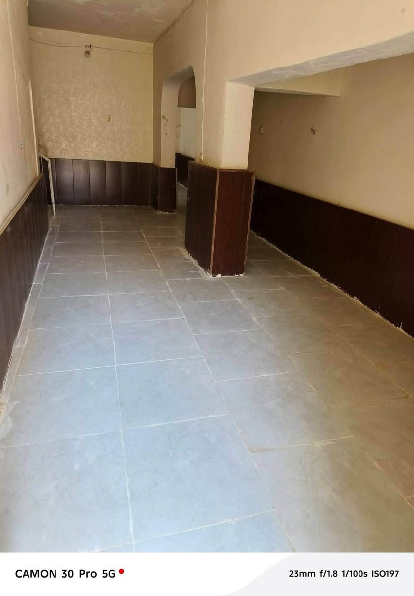 🏠 #دار_للإيجار في أم الخيل الثانية – موقع مميز جداً 🔑

📍 الموقع: أم الخيل الثانية، قريب من شارع المسبح الأولمبي.

✨ تفاصيل الدار:
🔹 كراج واسع يتسع تقريباً لـ 3 سيارات 🚗🚗🚗
🔹 غرفة نوم
🔹 صالة
🔹 مطبخ
🔹 صحيات
🔹 الطابق الثاني: بيتونة + غرفة نوم

💰 الإيجار: شامل الماء والكهرباء

📞 للاستفسار والتفاصيل، يرجى التواصل على الخاص.
***********
