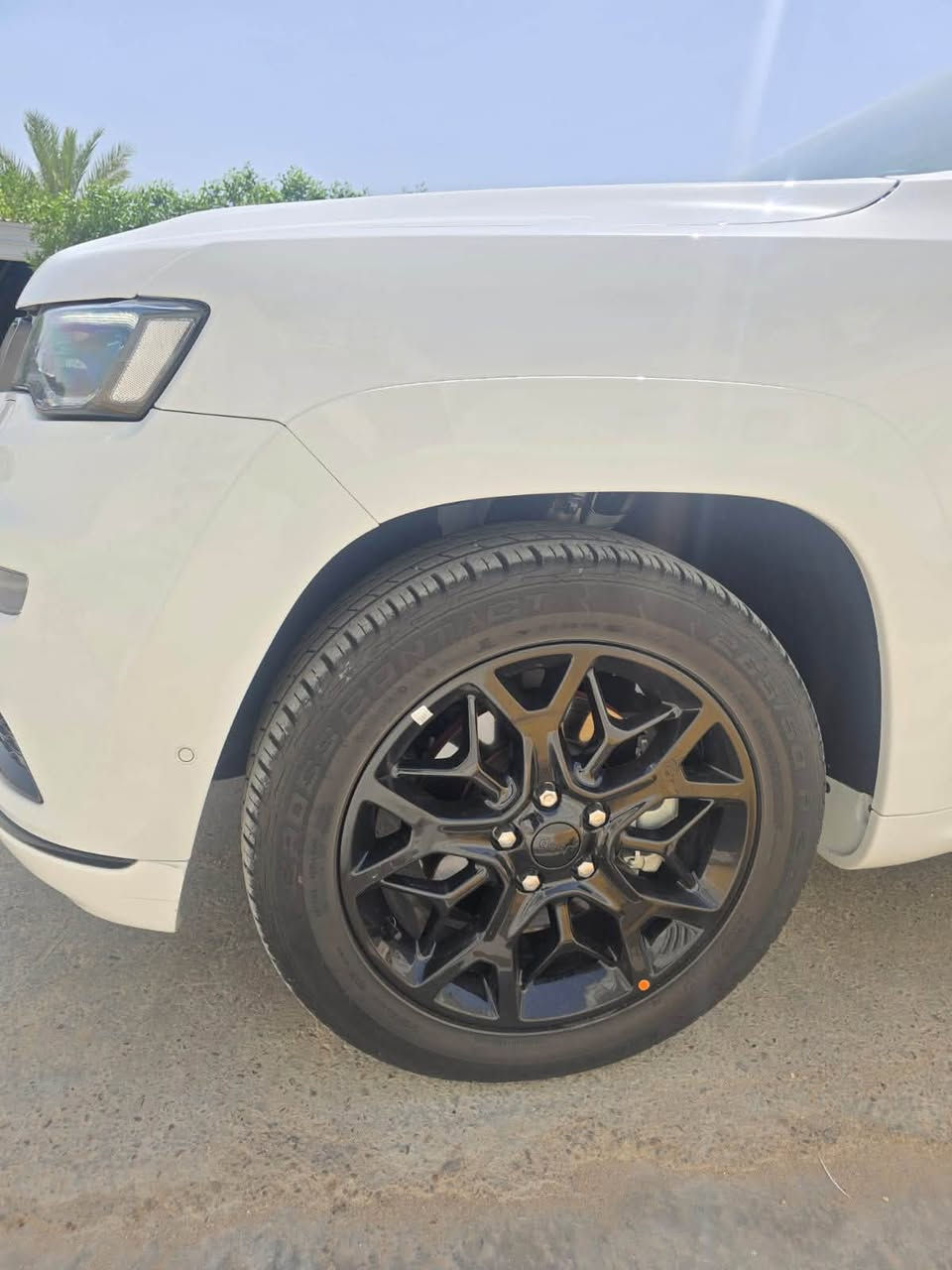 جيب 22S
وكاله هارلم 
فول فول مواصفات معروفه موصفات لS
المواصفات 
رادار امامي
رادارات خلفيه 
نقطة عمياء 
دفع رباعي 4x4 
المقاعد الأمامية كهربائية 
ذاكرة لحفظ وضعيات الجلوس 
المقاعد الأمامية مع تدفئة 
ويل قياس 20 انج 
مقود السائق كهربائي 
تدفئة ستيرن 
سقف بانوراما 
شاشه كبيرة 8.4 انج 
نظام الملاحة (GPS) 
نظام خاص للطرق الوعرة 
مصابيح امامية زنون 
المصابيح الأمامية مع LED لايت 
كشافات ضباب بروجكتر زنون 
تشغيل عن بعد 
صندوق كهربائي 
حساسات أمامية 
حساسات خلفية 
كاميرا خلفية 
بخاخ ماء لتنظيف المصابيح الامامية 
مرايا بخاصية التعتيم الذاتي 
مرايا جانبية قابلة للطي 
بلوتوث تلفون 
محدد سرعة 
نظام تشغيل واطفاء اوتماتيكي للمحرك للتوفير من صرف الوقود . ( Auto Start System ) 
نظام بريك اوتماتيكي ( Auto Break System )
رقم بغداد
تحويل  مباشر 

السيارة ماشي ٢٩ 

كفاله عامه السياره من الصبغ والبارد والضربة
حتى الدعاميات
السيارة جديدة
***********
