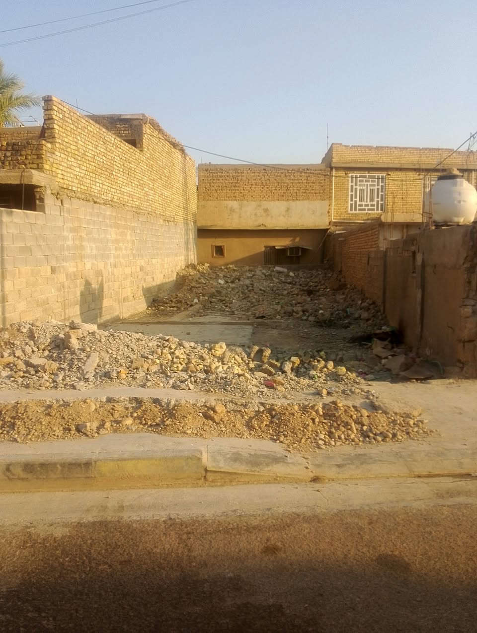 قطعه ارض 150 متر الواجه 7.5
النزال 20 بالشباب مدرسة الخوارزمي الساحه بالفرع الي بعده
خلف بيت استاذ قاسم ***********

السعر 110 مليون
