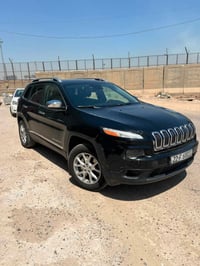 جيب بزون 2016  حادثهة الركن الايسر الامامي  تبريد شغال مبدل مكينة جديد...
