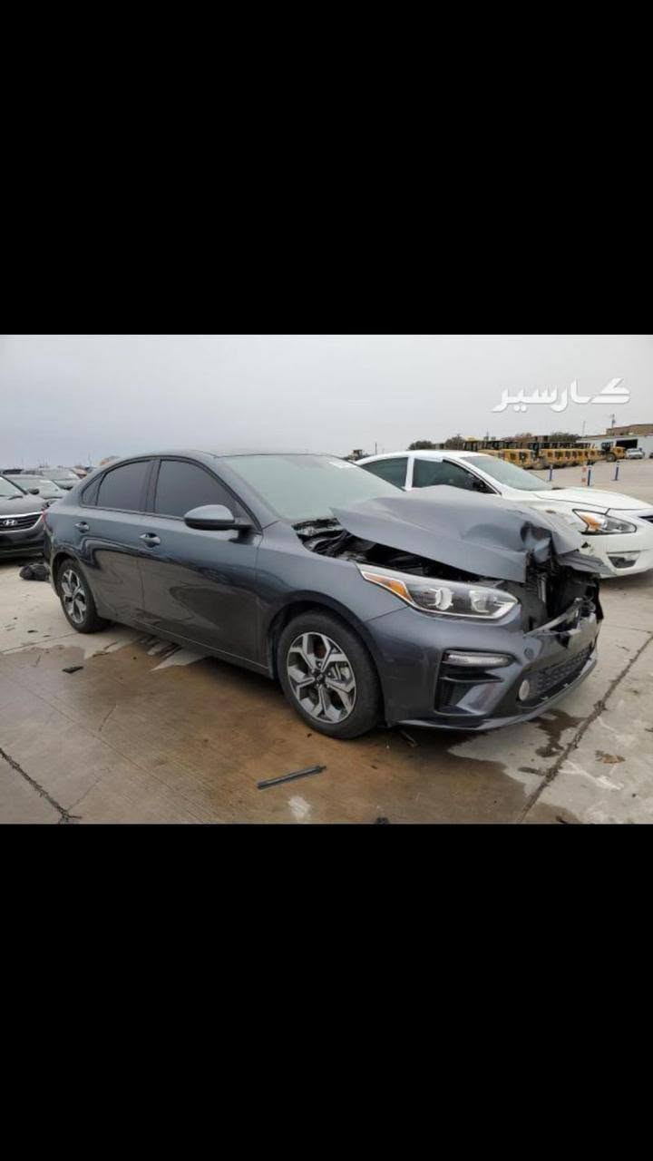 السلام  عليكم فورتي موديل 21 عميه بدون مواصفات وارد امريكي حادثه مثل ما موضع بالصور ممشاها  63 جاهزه مابيه أي نقص عارضها ١٢٨ وبيها مجال سنويه باسمي تحويل ثاني يوم للاستفسار ***********  غير متواجد علفيس مكاني بغداد حي العامل

نص مكتوب في الصور:
- كارسبير
- كارسير