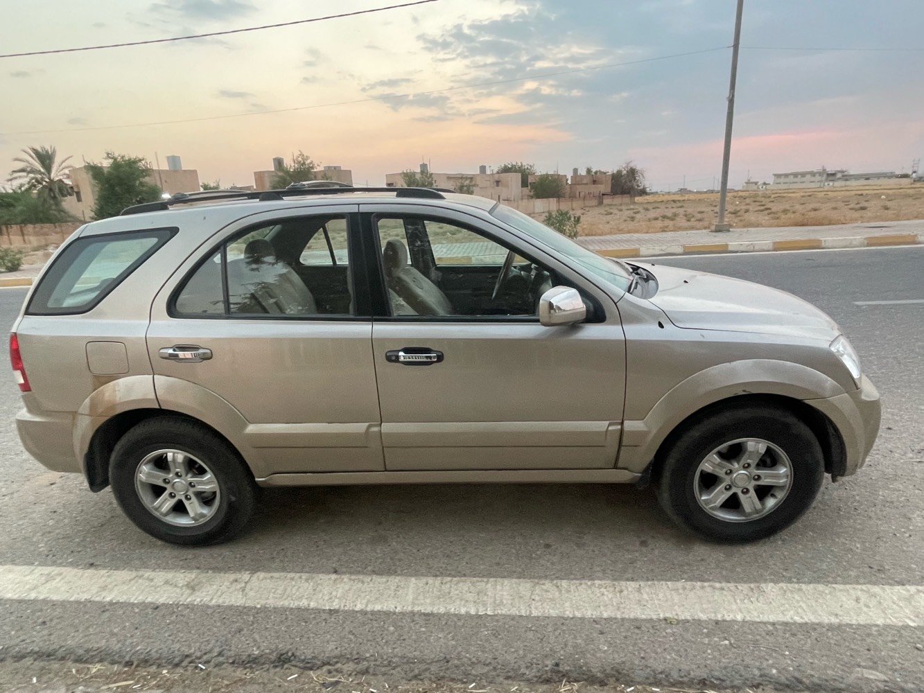 � بۆ فرۆشتن – KIA SORENTO 2006

🔹 مۆدێل: 2006
🔹 مەکینە: 3.5 V6 – 6 سلندر
🔹 گیربۆکس: ئۆتۆماتیک
🔹 سیستەمی جوڵان: 4×4
🔹 ڕەنگ: /خۆڵەمێشی
🔹 نەقسی نییە
🔹 سەیارەکە پاک و جوان و ڕێکە
🔹 ناوەوە پاک و پارێزراوە
🔹 هەمو گیانی بەشەرت دەفتەر بەنزینی هەیە   👌🔥 🔹سەیارەکە کلینە تەنها یەک بست ساردی هەیە فقط
💰 نرخی: [83 مجال]
📍 شوێن: کەرکووک
📞 ژمارەی پەیوەندی: [***********]