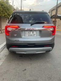GMC اكاديا 2023 Sle محرك 2000 تيربو  وارد امريكي ضربتها الجاملغ الايمن...