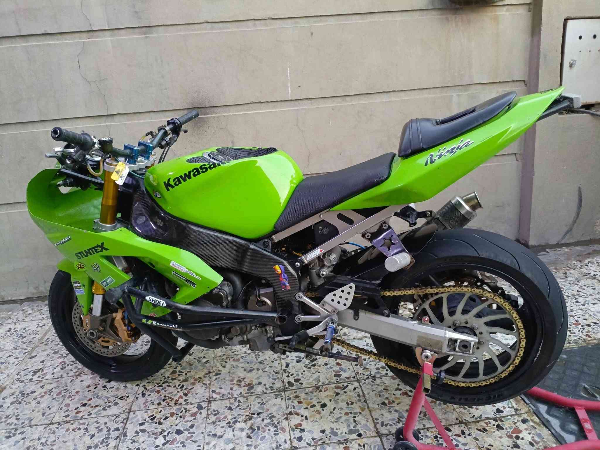 السلام عليكم كاوسكي 2004 636مزوده فجوج ابوطره شاصي كاربون قباق كاربون صالنصه مايف دراجه اي نقص مابيه بجم اعمه مامتواجد خاص شراي  يتصل مكاني بغداد ***********
