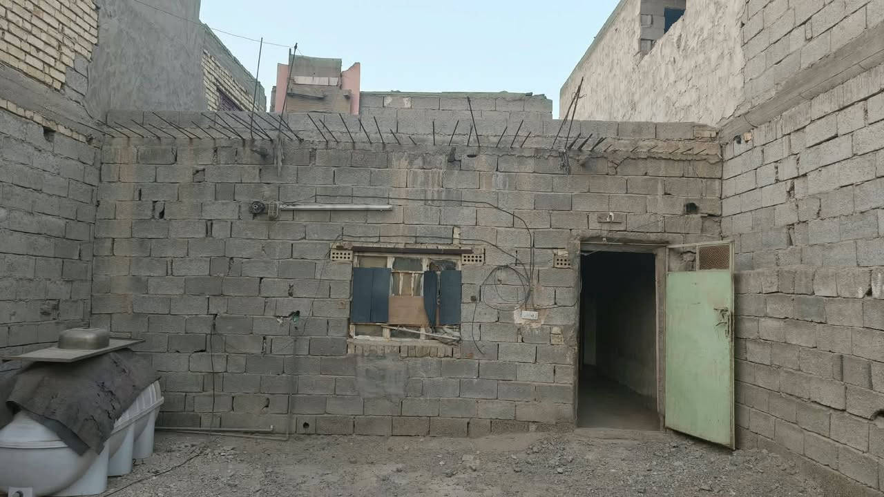 دار للبيع  في منطقة جسر ديالى 
قرب شبكة ابو اسماعيل الفرع على اليسار 
الدار زراعي سند 25  المساحة 120 الواجهة 7 متر 
 البيت يحتاجلة بعض الترتيبات
***********

