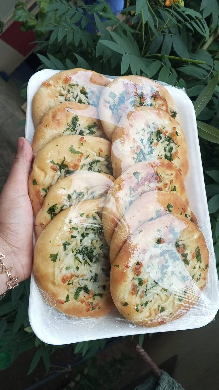 فطائر دجاج • ميني بيتزا • توصيل واتساب