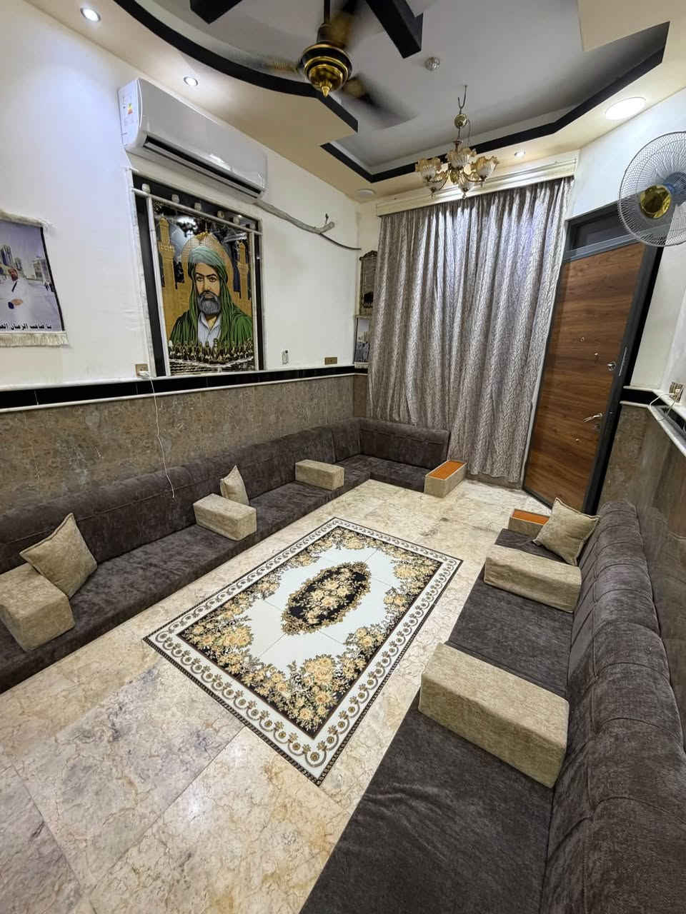 ((للهم صلي على محمد وال محمد ))
تصميم راقي يليق بمنزلك! 🏡✨

📢 تخم جديد تم تركيبه لأحد زبائننا الكرام، بتصميم يجمع بين الأناقة والفخامة!
🛋️ خامات عالية الجودة
🎨 ألوان متناسقة تناسب جميع الأذواق
🛠️ تنفيذ متقن بأدق التفاصيل

🔹 هل ترغب في تجديد أثاث منزلك؟
🔹 أو إعادة تصميم تخمك القديم ليصبح كالجديد؟

📩 تواصل معنا الآن واحصل على تصميم فريد يناسب ذوقك!
العنوان ((كربلاء ))
للاتصال 📞 ((***********))

#دوشمة_كربلاء #تصميم_أثاث #تجديد_الأثاث #فخامة_و_أناقة #تصليح_قنفات #ديكور #معمل_بروف_للاثاث 
#كربلاء #معمل_بروف_للاثاث
