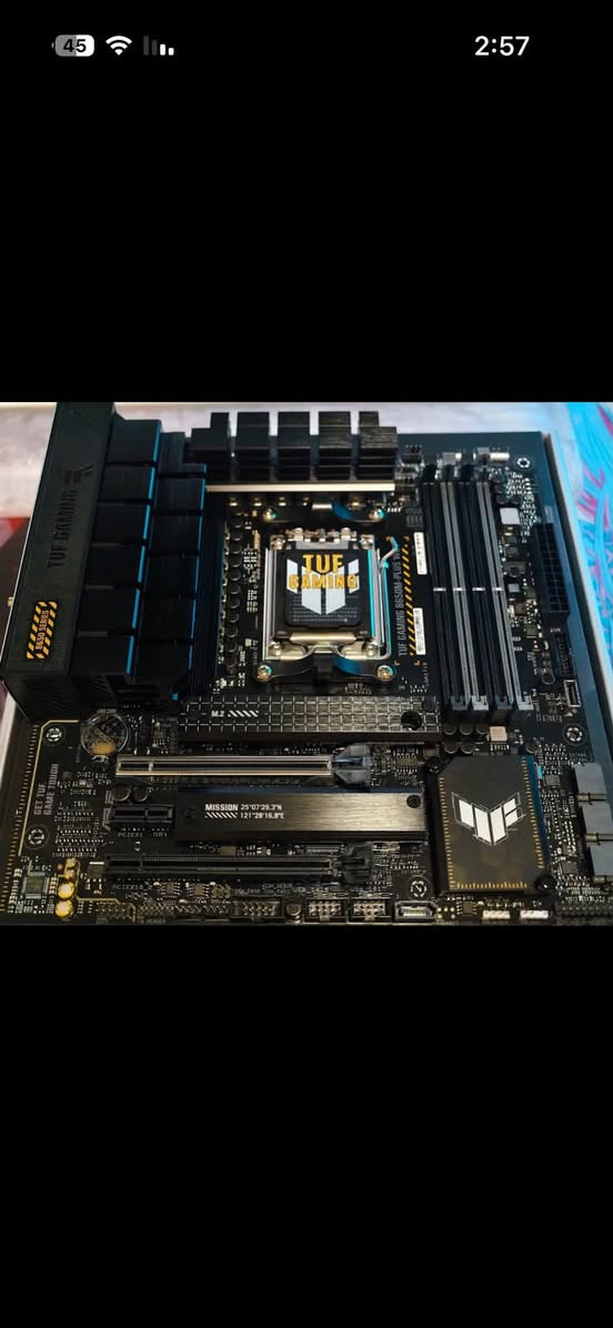 السلام عليكم شباب مذربورد للبيع جديدة 
نظافة 100‎%‎ 
Asus tuf B650m-Plus Wife 
Ram:DDR5
Cpu : AMD 
للتواصل :***********

