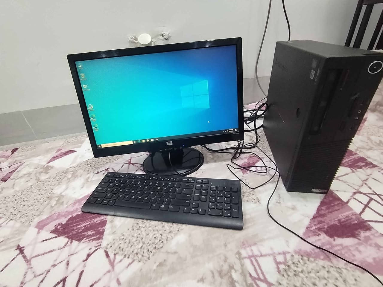 معالج i7 • رام ١٦جيجا • SSD ١٢٨