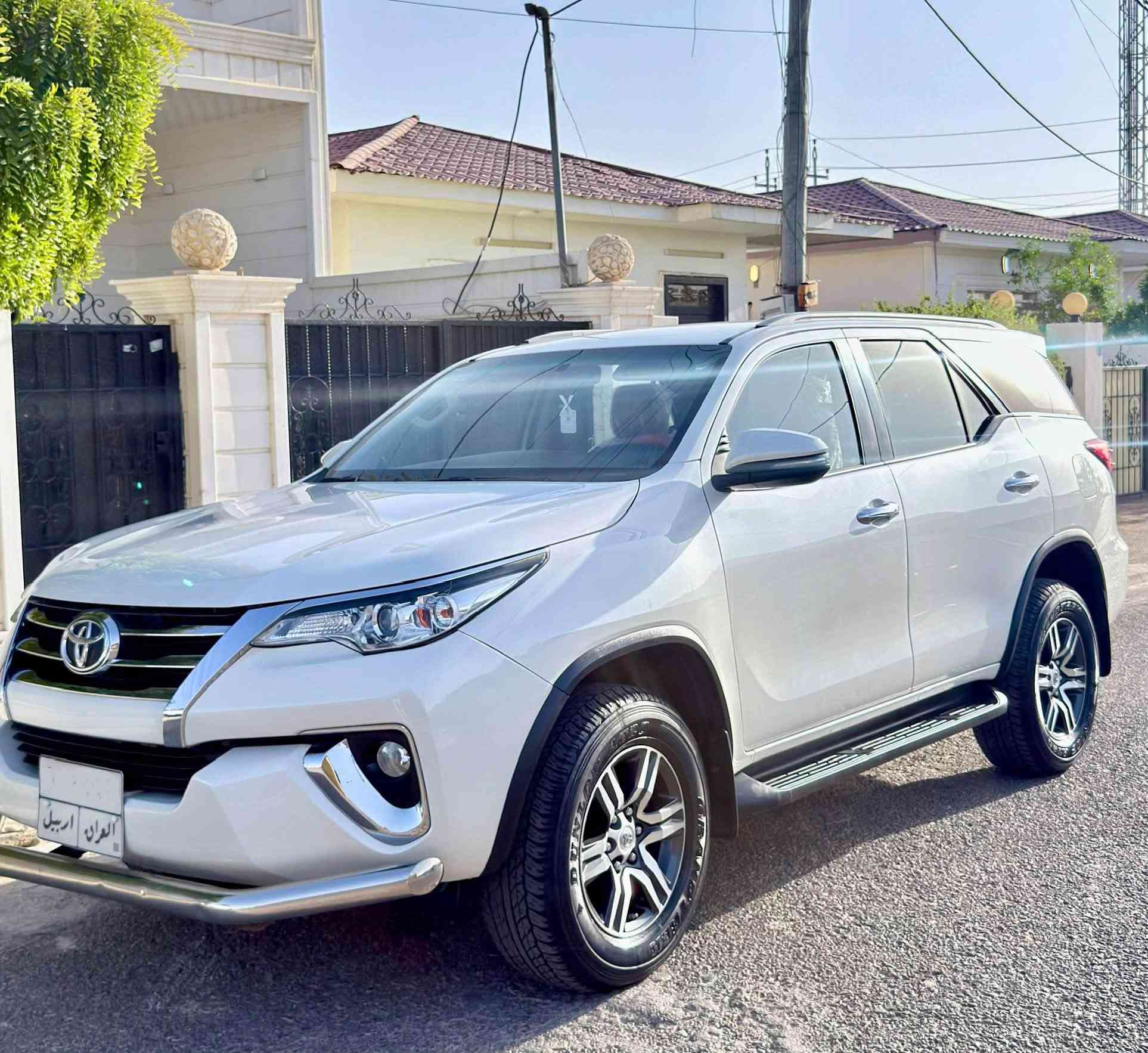 تويوتا فورجنر 2020 (SR5 4x4)
المحرك 4 سلندر (2700) / فور ويل 4x4
 الفئة: SR5
 التبريد 3 قطع 
 7 راكب
 اشاشة أبل كاربلاي (Apple CarPlay) / مرايا شفط
 الإضاءة LED 
 كير ومكينة مكفولات 
السعر: 280 ورقة
التواصل:( *********** )
