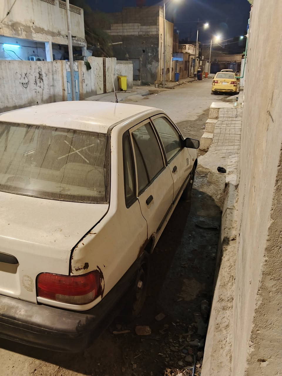 السلام عليكم  سايبه موديل 15رقم ذي قار ماندل راعيه هيه  ابيع بدون راعي السياره جاهزه وشغاله كامله من كلشي السياره حاليا بالبصره  15ورقه بيه مجال الشراي يتصل رقم الهاتف ***********
