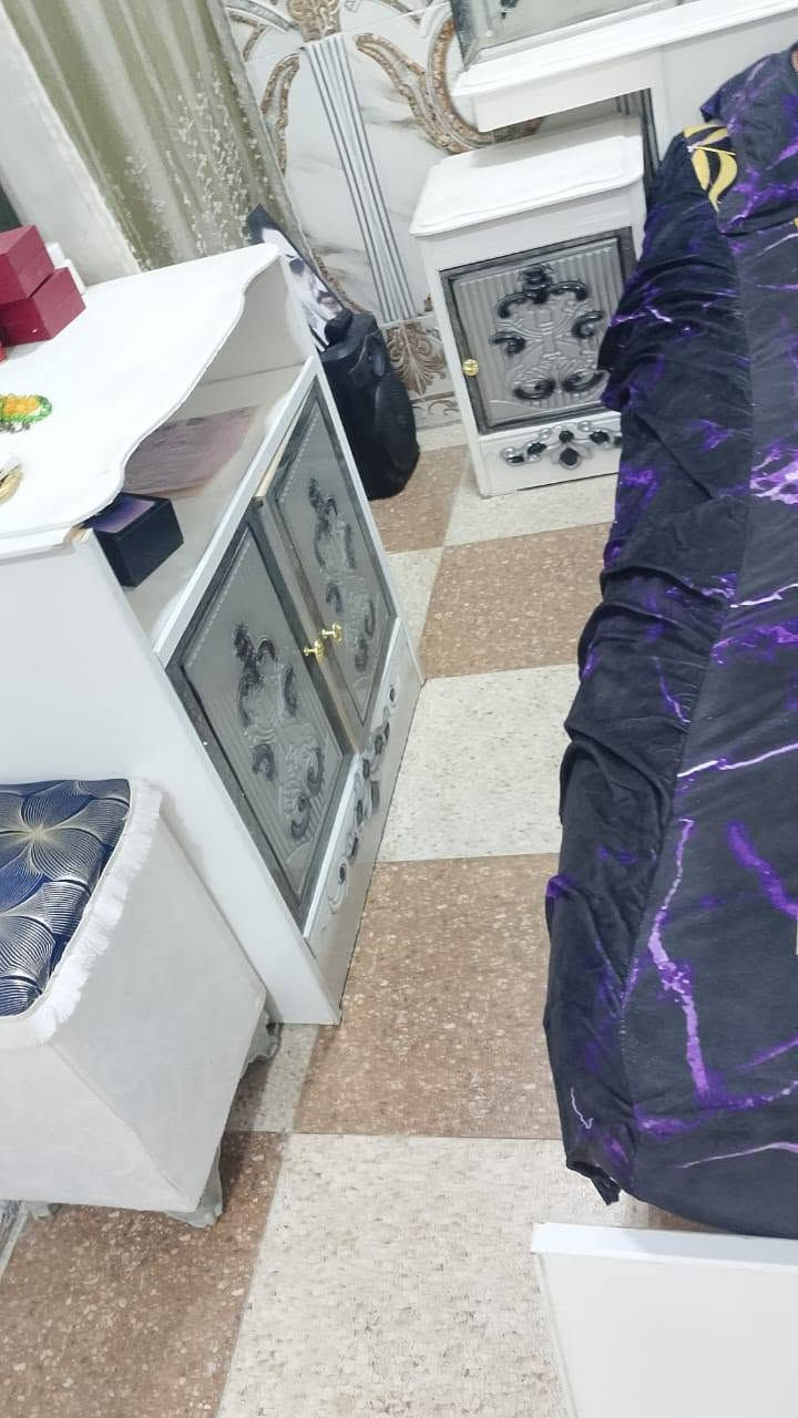 ميز مراية • ٦ بيبان • أقل من شهر