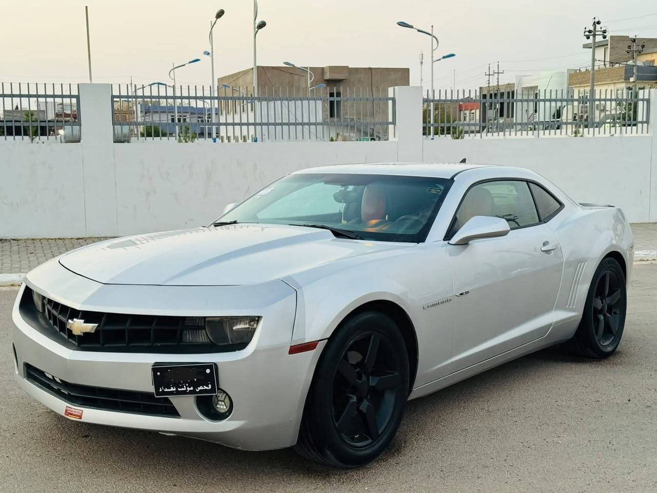 CAMARO    2014
دووبەیە ساخە  نموونە 
شتی تایبەت 
گیر مەکینە ئەکسل بەشەرت 
گیر عادیە و زۆر تایبەتە 
140هەزار رۆشتوە
مالی دۆستە تابڵیی تایی بەتە ماڵەکە 
دوو پەڵەی بچوک بۆیاخی هەیە
تکایە مشتەری نیت هیچ مەڵیی 
گۆرینەوەش ئەکەم بەشتی بە دڵم بی 
شوین چمچماڵ 
ژ. م  ***********
*********** شمشمل, السليمانية
