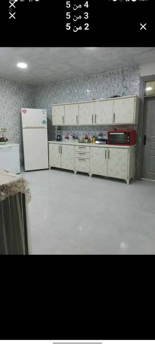 دار للبيع بلديه 100 متر طول.... فول..شركه طارق قرب محطه الشرقيه.. سعره 40 او بي مجال خدمات فول... استفسار اكثر ***********
