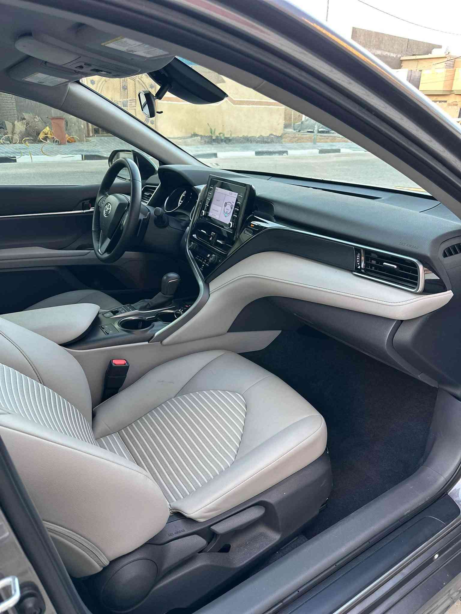 سلام عليكم 

� للبيع: TOYOTA كامري 2024 SE هايبرد 🔥
* وارد أمريكي 🇺🇸 دخول جديد
* ماشية: 24 ألف km
* اللون: رصاصي مميز
* رقم كربلاء مميز وباسمي
* داخل السيارة ابيض جلد 
* سعر 195 وبيه مجال
* ملاحظة: ضربة خفيفة من شجرة (مو مصلّحة حالياً مثل ما موضح بل صور
مكاني كربلاء لاستفسار 📞 ***********
***********
