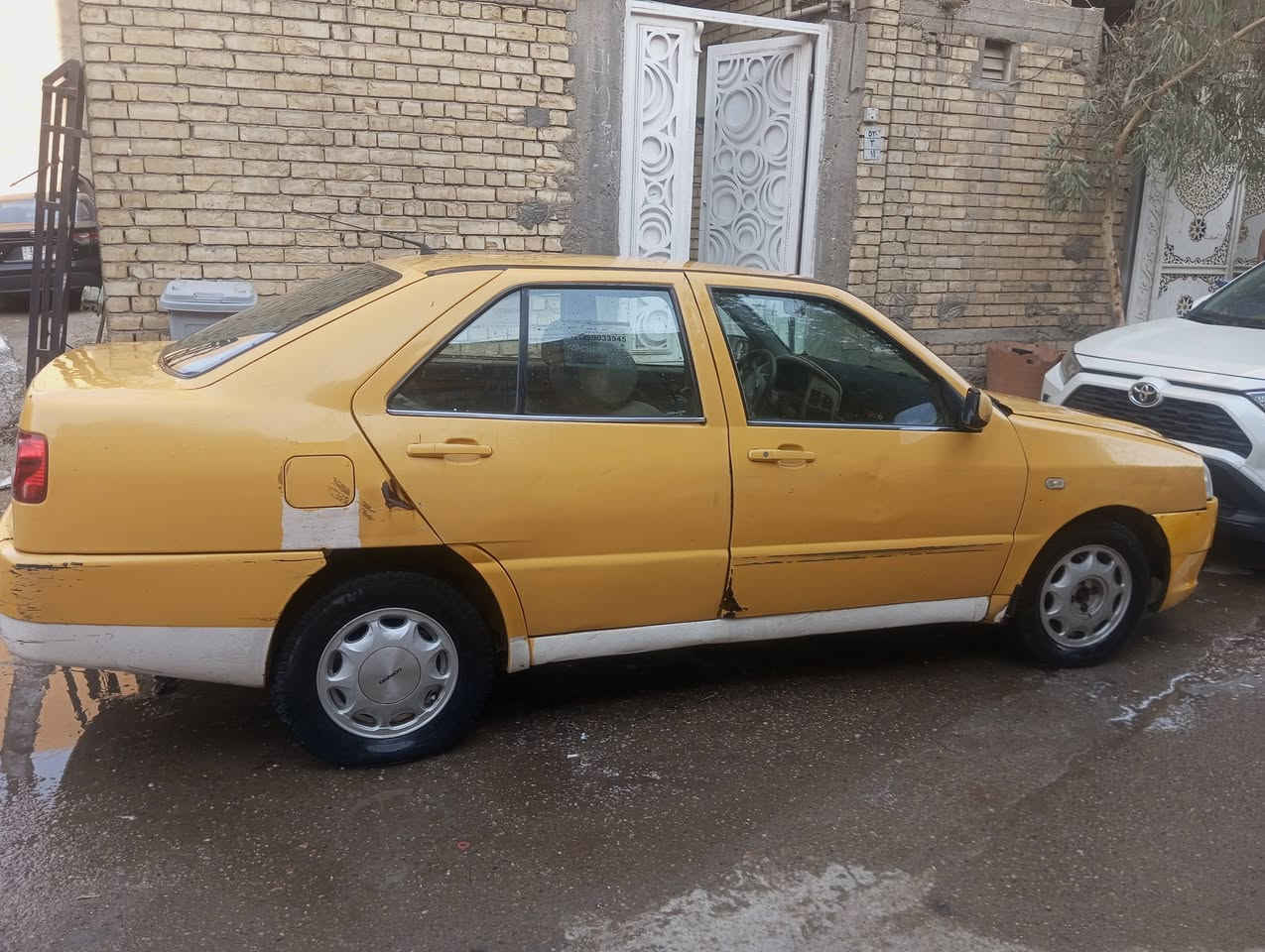 من رخصه مدير الكروب المحترم سلام عليكم للبيع شيري مديل 10 مكينه وكير كفالة صدر امامي خلفي جديد تخم تأير مصفر هيه وغرامات تحويل مباشره رقم بغداد انكليزي هزه جديد سنواية جديد الاستفسار على الرقم ***********

نص مكتوب في الصور:
- الزابت
