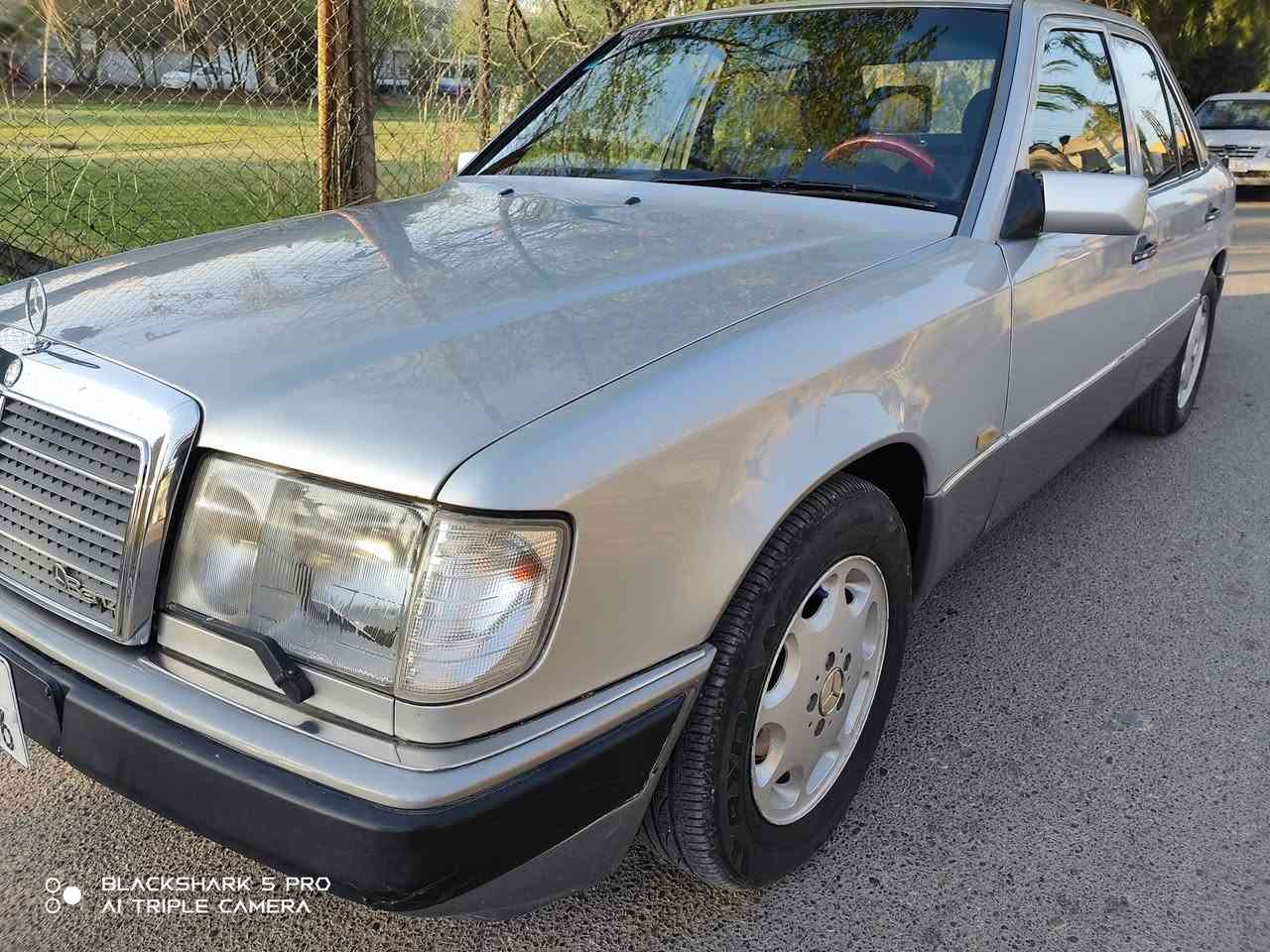 مكلف بالنشر 
مرسيدس E300 موديل 1990 السيارة بلادية مكفولة 

السعر 85 $  / رقم مالك السيارة ‏‪***********‬‏
