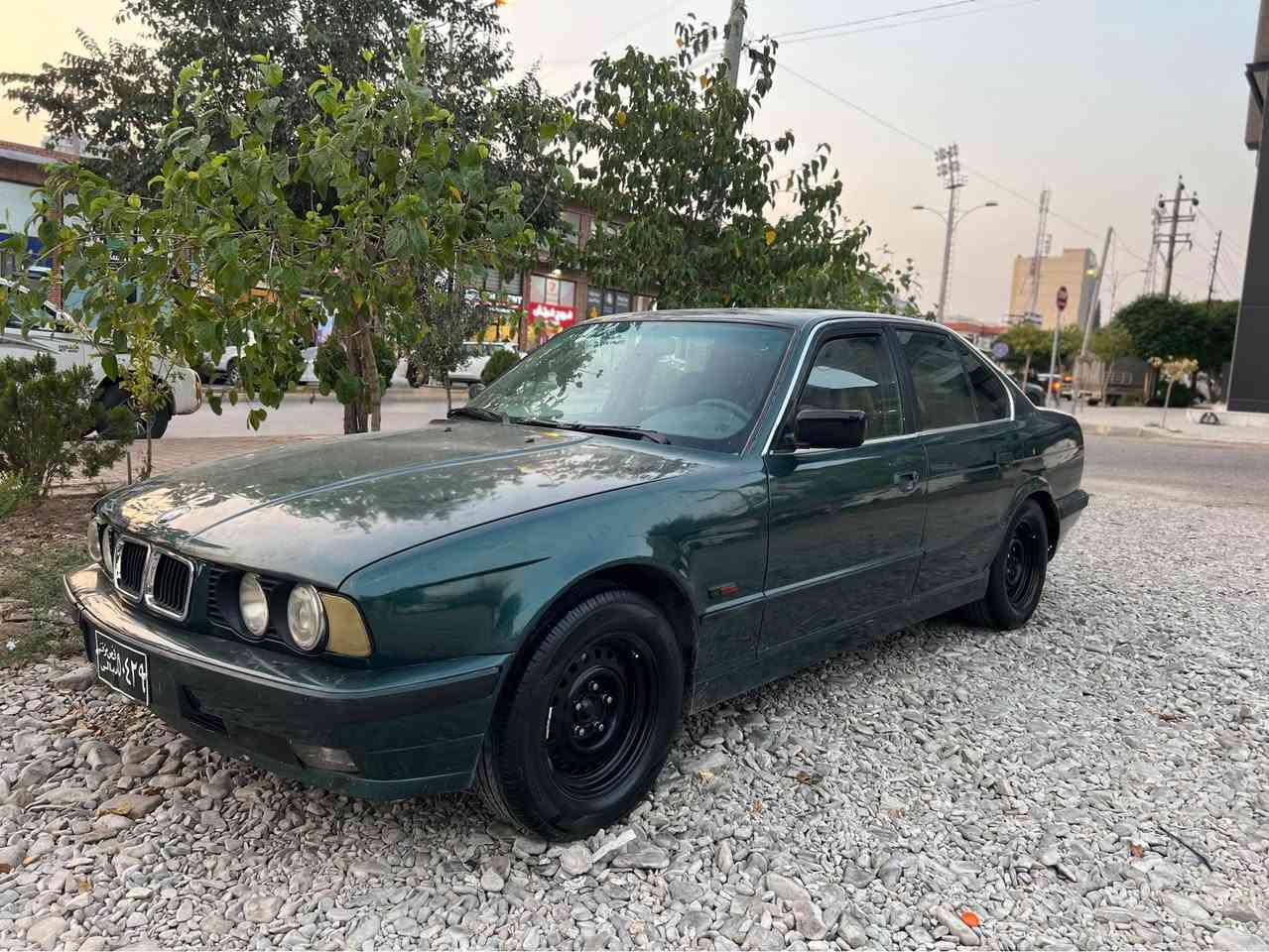 Bmw 525 گێڕ عادی 
مۆدێل ١٩٩٣ 
٤ تایەی لۆكی لەسەرە ٤ ڕۆژە بۆم كڕیوە
گێڕو مەكینە و. ئەكسل بەشەرت 
سەنەوی لەگەڵە 
شوێن سلێمانی 
سعری ٢٤$ مەجالێكی برایانەی تیایە 
*********** السليمانية, العراق
