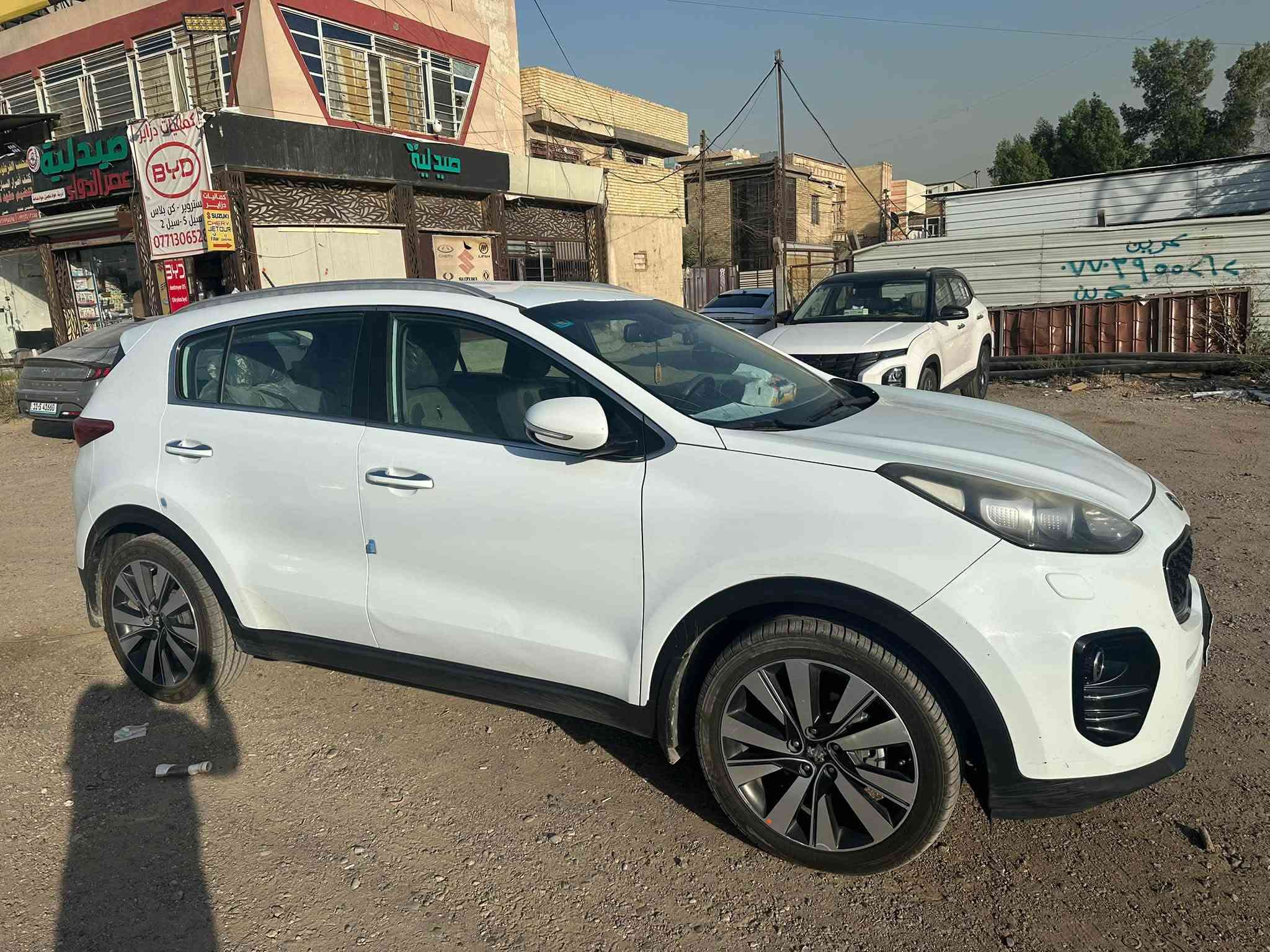 سبورتج 2017 خليجي
ماشية 171,000

جاملغ جهة السائق مصبوغ اثر طخة بسيطه

جلد كشن كهربائي 

السعر 155ورقه ومجال بسيط
مكان السيارة بغداد حي الجهاد
للاتصال ***********

