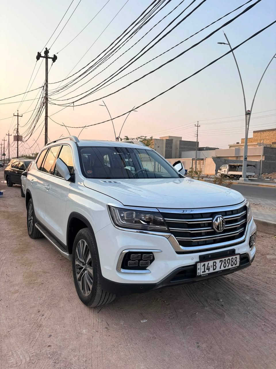 السلام عليكم سيارة mg rx8 فول مواصفات كفالة السيارة من فوك ليجوه بضمان الوكاله  السيارة محرك 2000 تيربو 7راكب  مواصفات واحد عل واحد رايدها 
ب*********** رايدها ب220 وبيها مجال بسيط للمشتري
