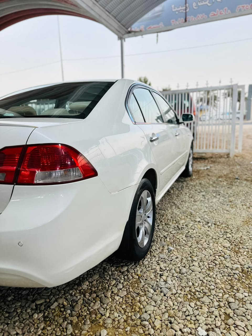 اوبتيما 
موديل 2009
سيارة جديدة 
بدون صبغ مكفوله 
ماشيه 150
سياره جاهزه من كلش 
السعر 125$
اتصال ***********
